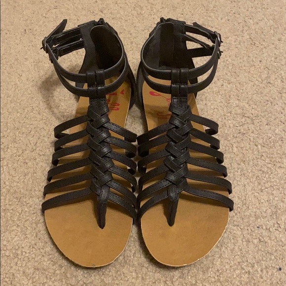 Sandals - Picture 1 of 3